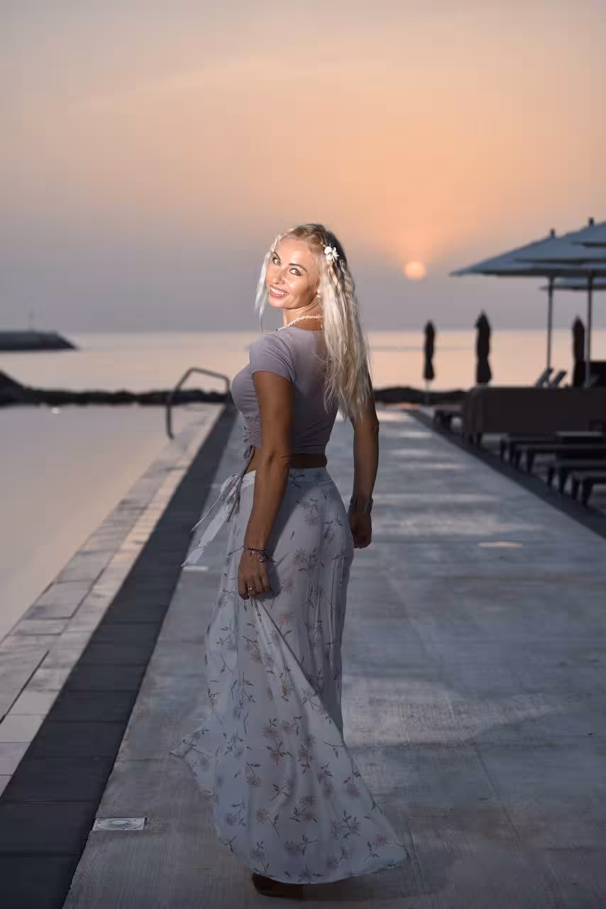 Tetiana dating woman late 30s