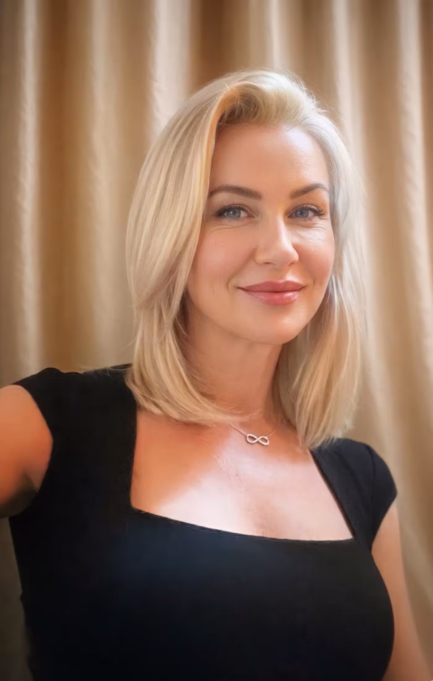 Olha  woman dating man 3 years younger