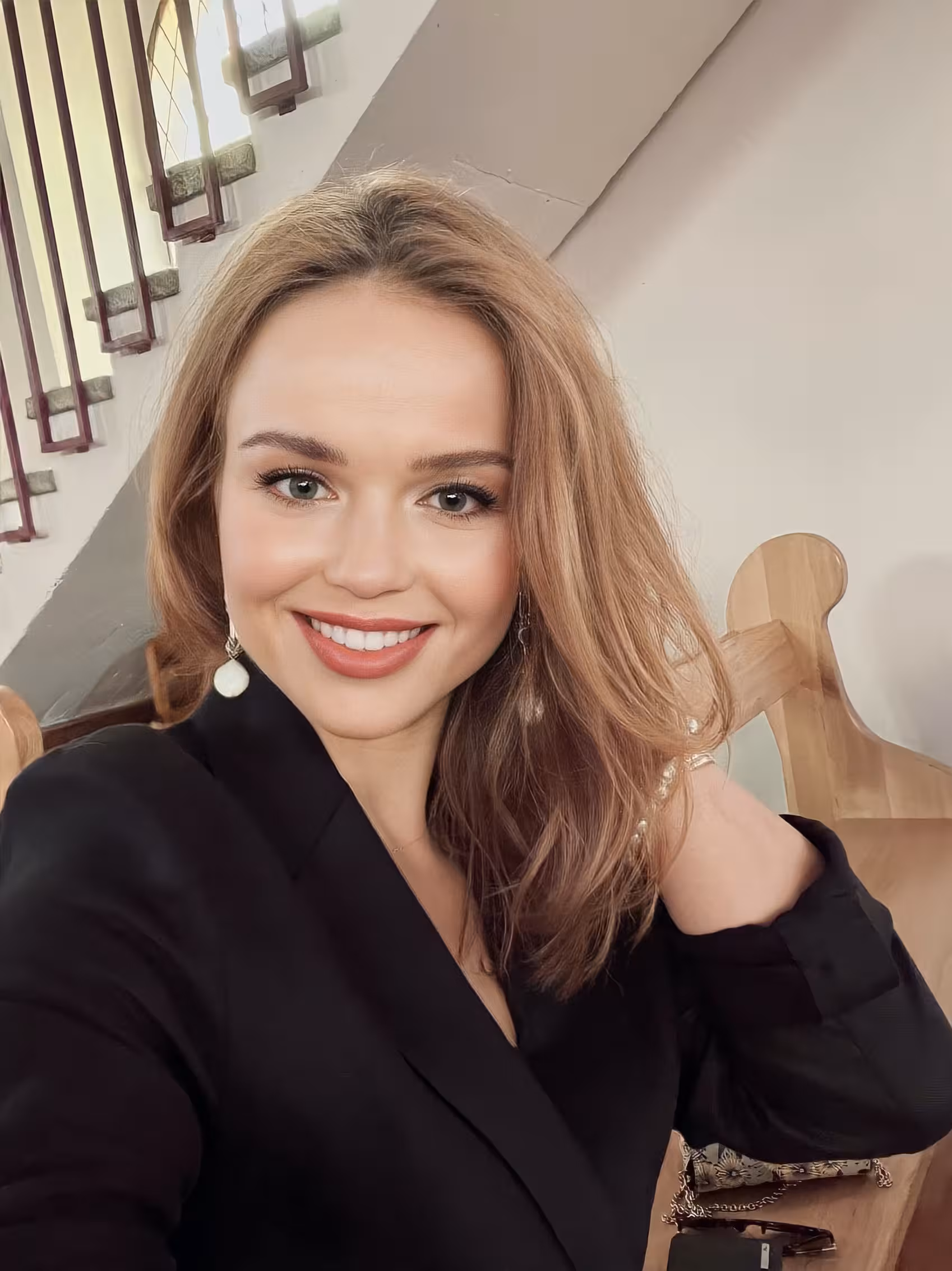 Olena dating a woman 4 years younger