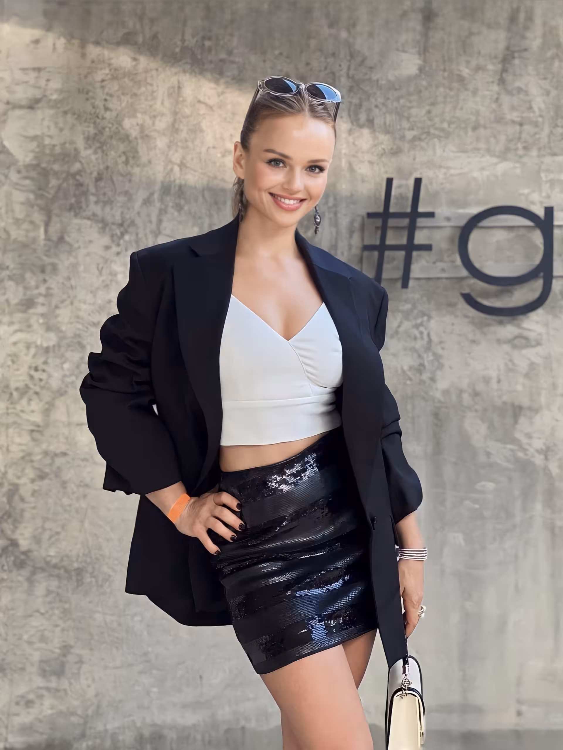 Olena dating a woman 4 years younger
