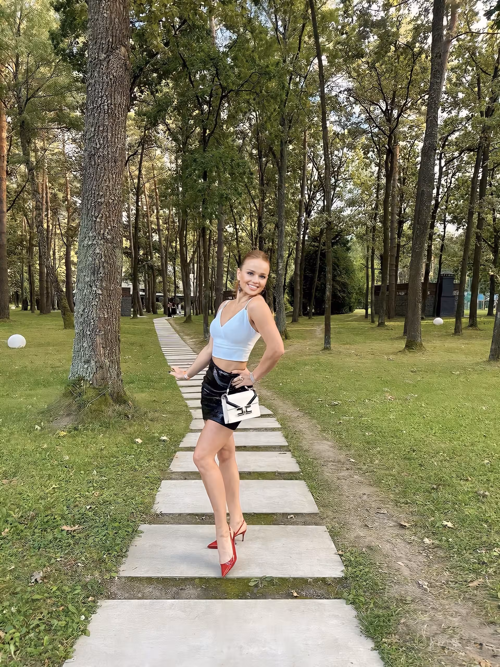 Olena dating a woman 4 years younger