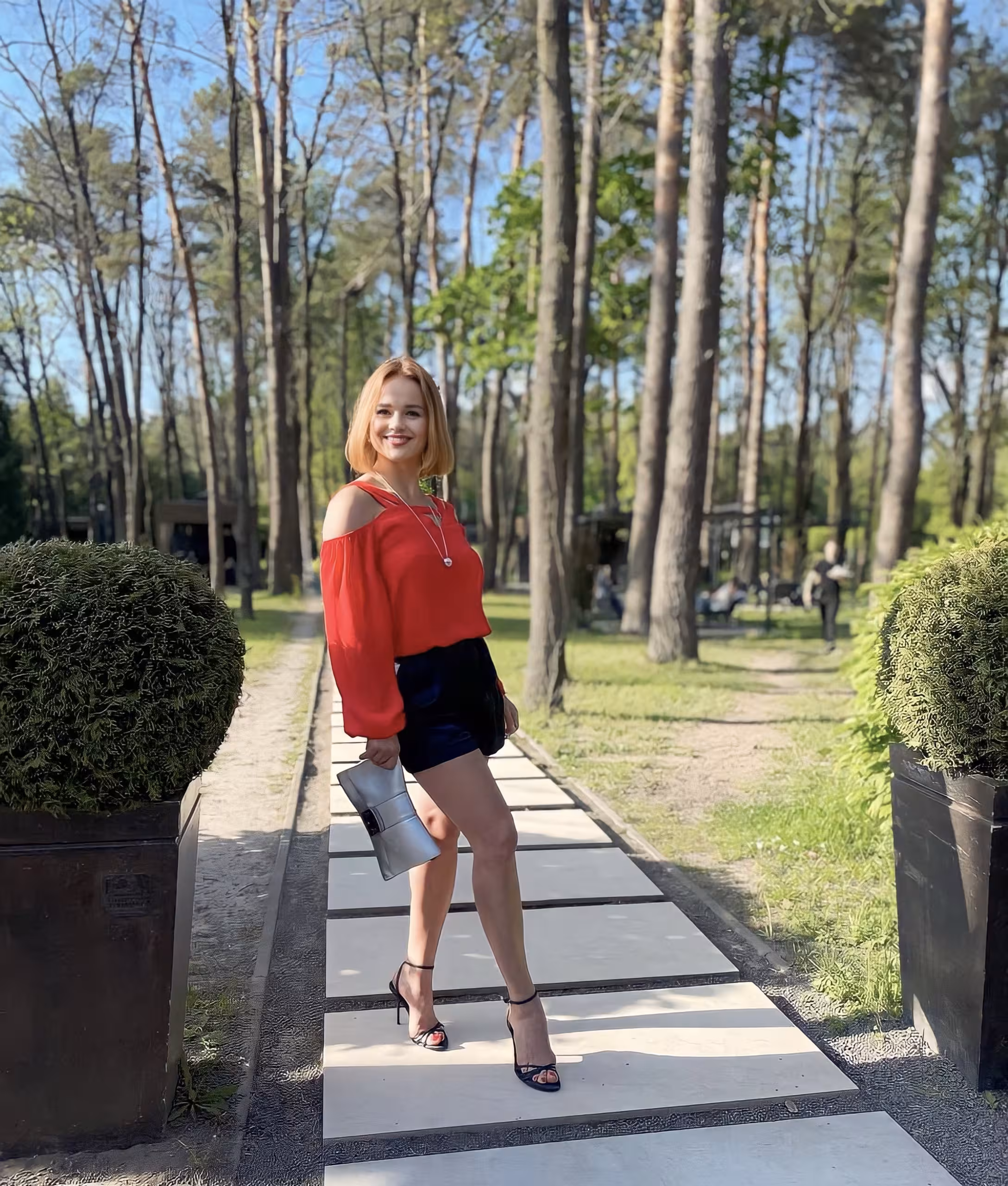 Olena dating a woman 4 years younger