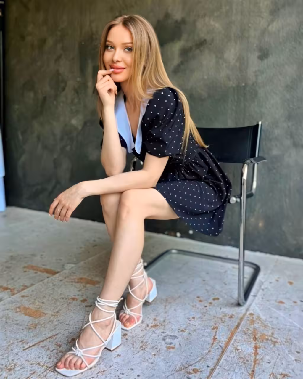Anastasia woman dating someone 7 years younger