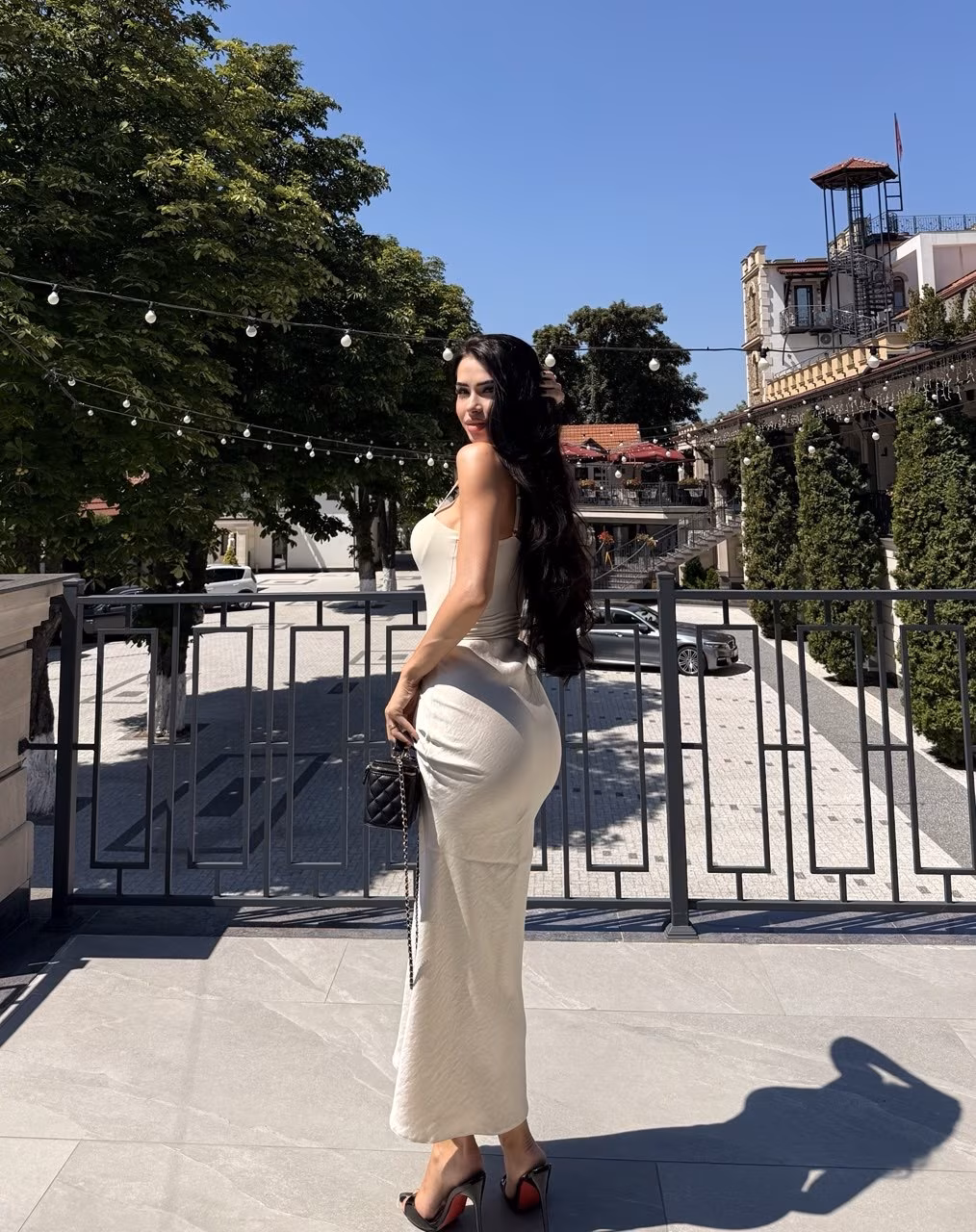 Daniela 24 Bucharest Romania Dating with marriage in sight is my plan