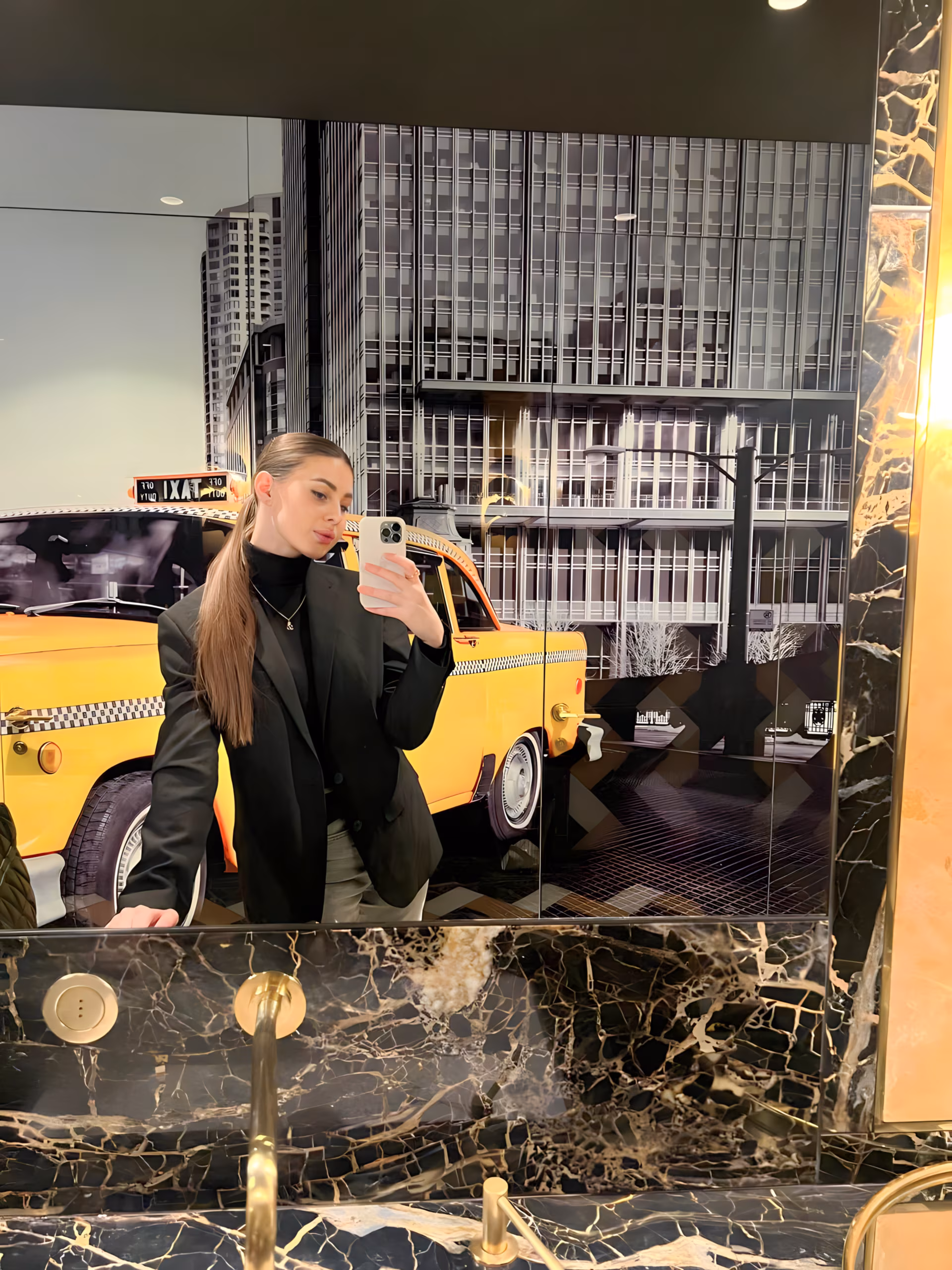 Diana 25 Dnipro  Ukraine My dream is to build a home through marriage