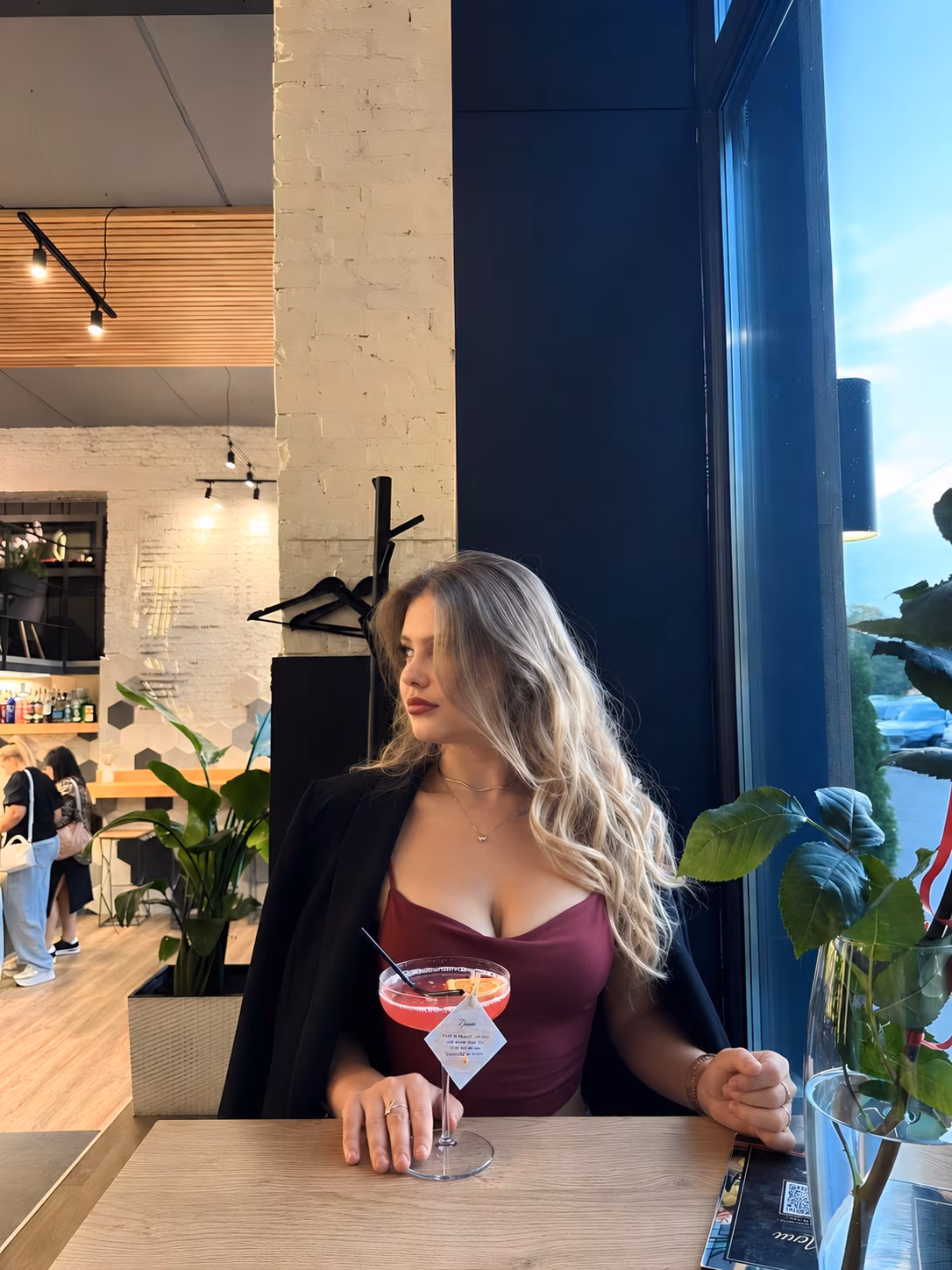 Anita 22 Okhtyrka Ukraine My dream is to tie the knot with you