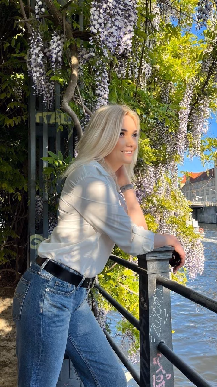 Yuliia 47 Berlin Germany I dream of a happy and loving marriage