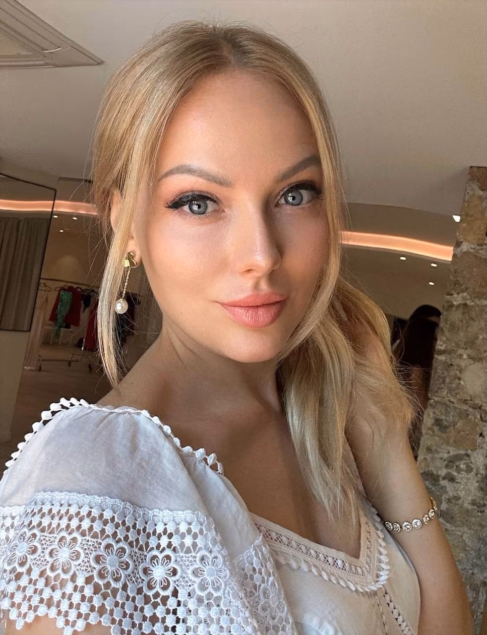 Yulia 40 Cannes France I want a holy matrimony with values