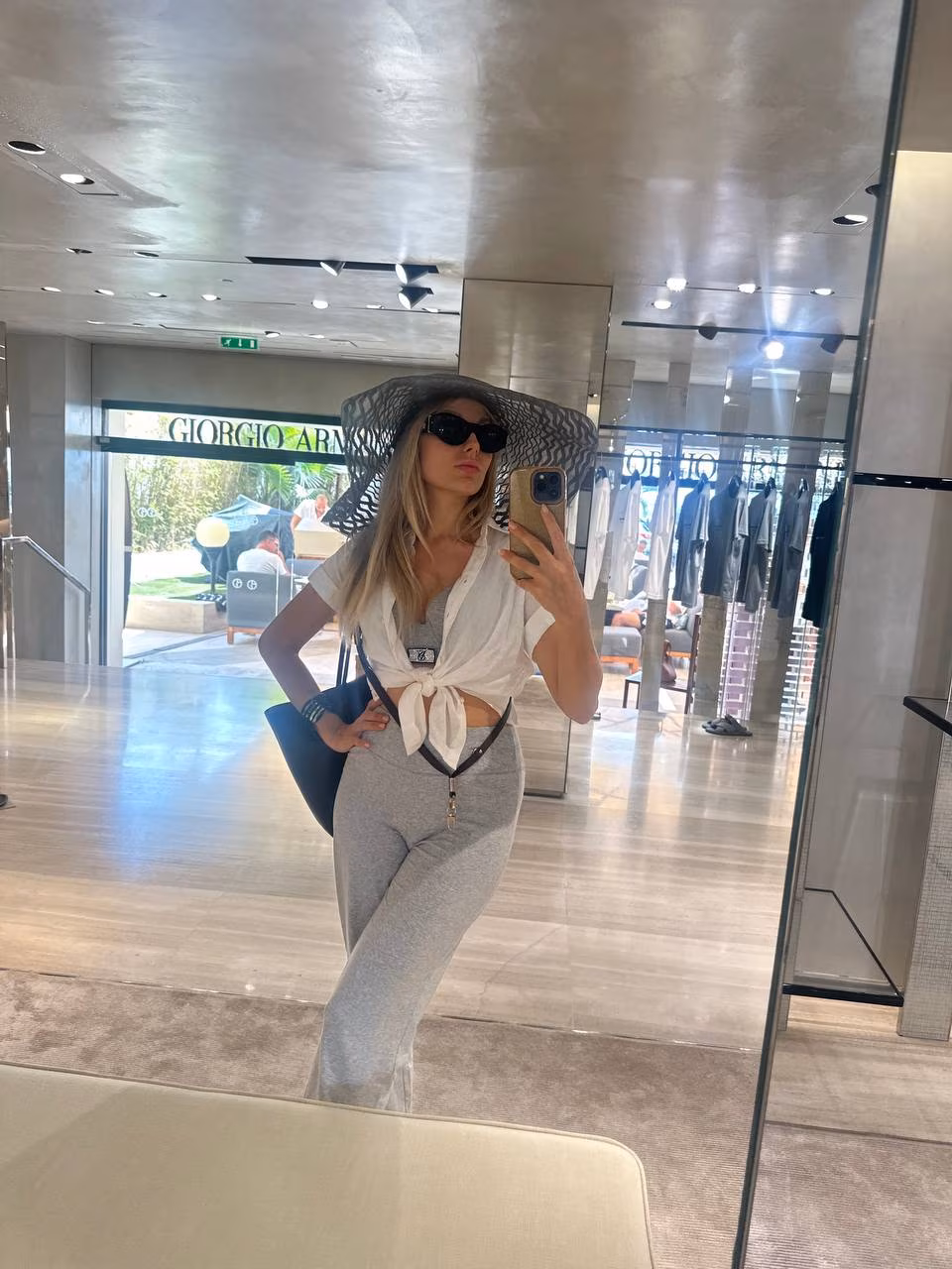 Yulia 40 Cannes France I want a holy matrimony with values