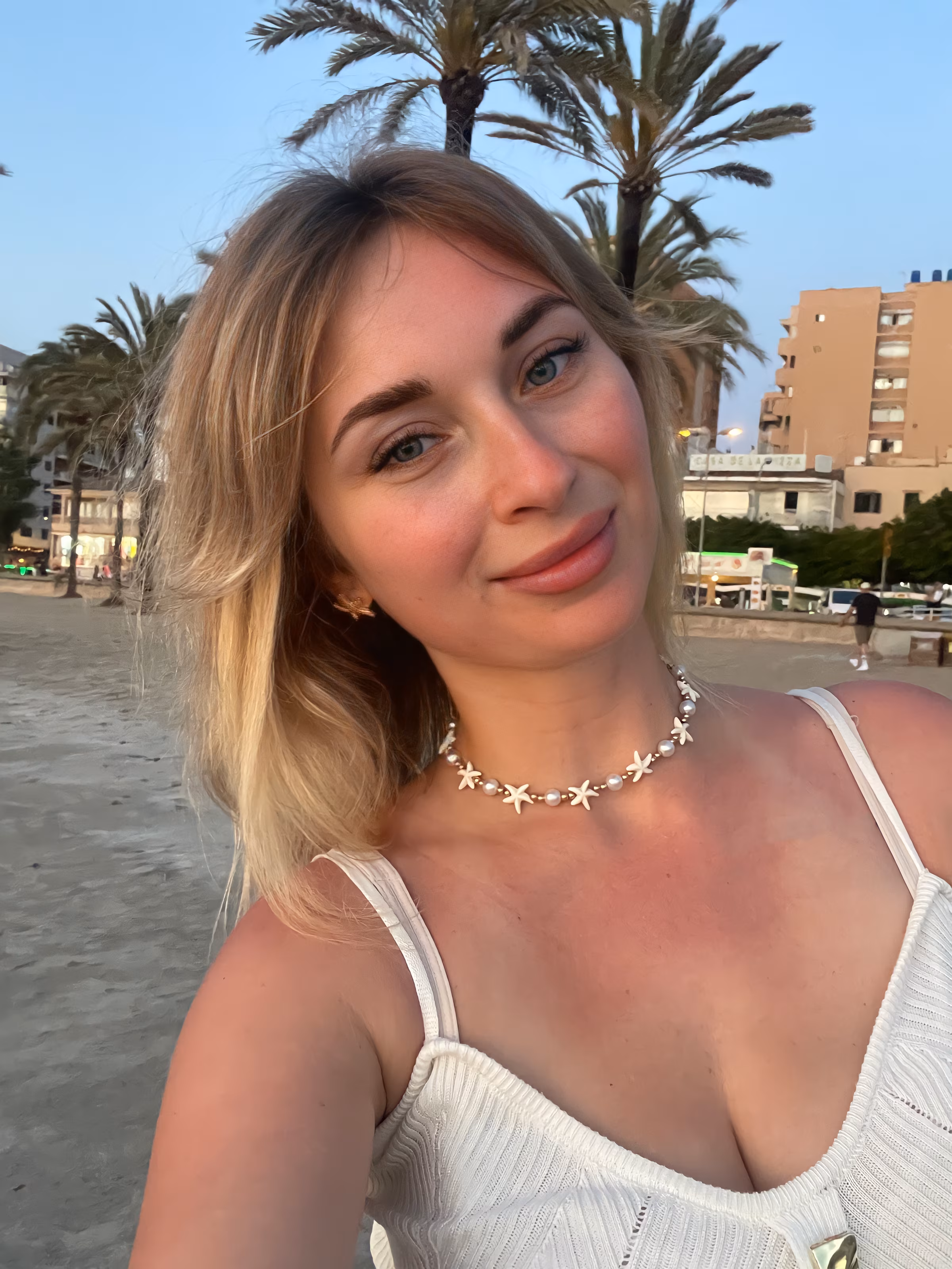 Maryna 32 Mińsk Mazowiecki Poland I want a holy union with a faithful man