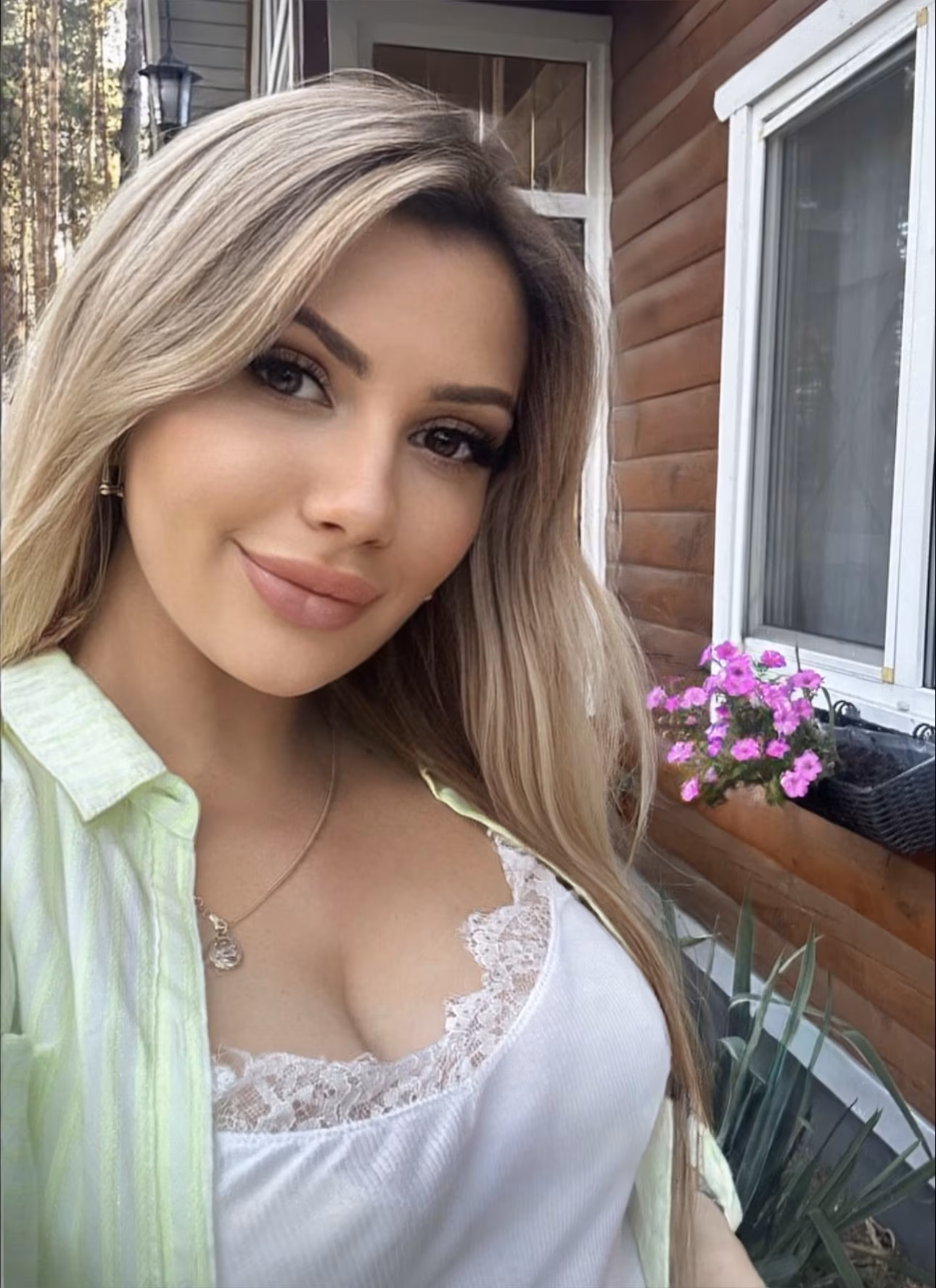 Maryna 36 Beijing/Kyiv China I want to experience holy matrimony